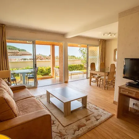 Hotel La Pinede 3*
