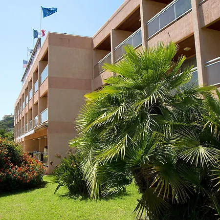 Hotel La Pinede 3*