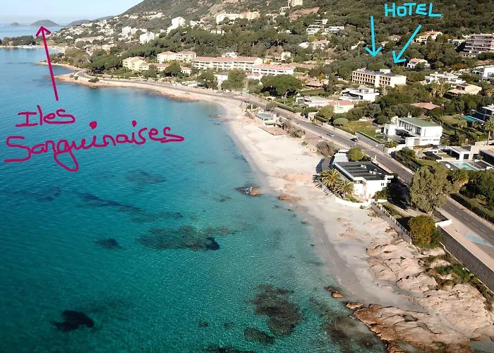 La Pinede מלון 3*