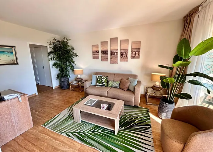 מלון La Pinede אז'אקסיו