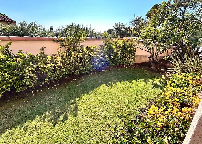 מלון La Pinede אז'אקסיו