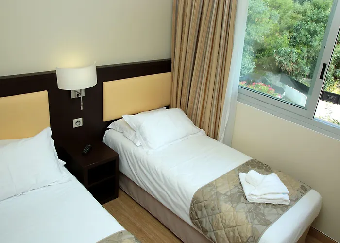 La Pinede אז'אקסיו