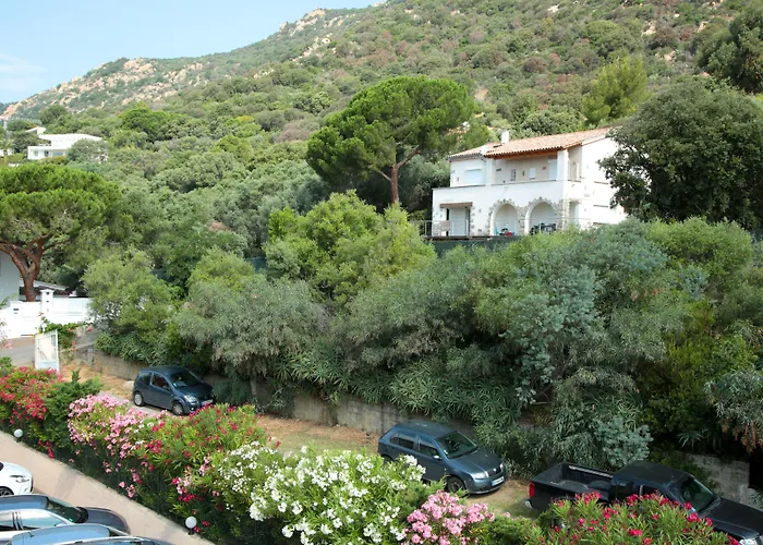 מלון La Pinede 3*