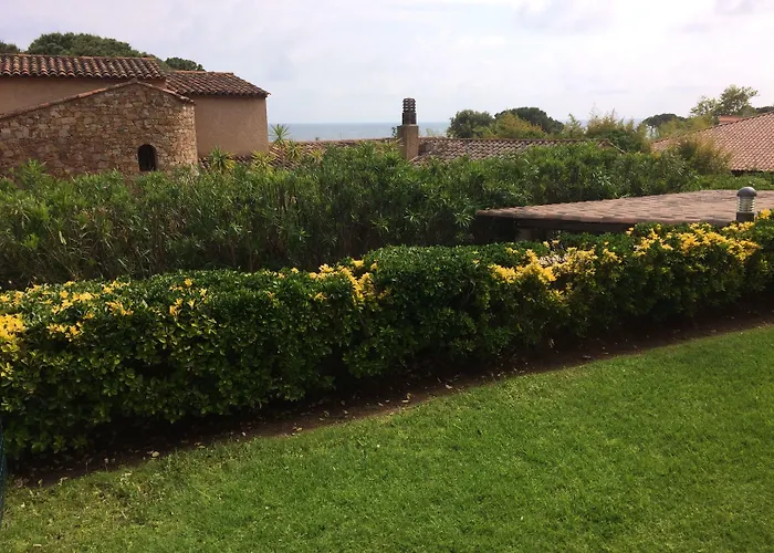 La Pinede מלון 3*