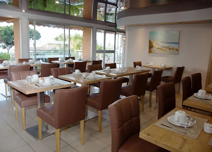 La Pinede אז'אקסיו